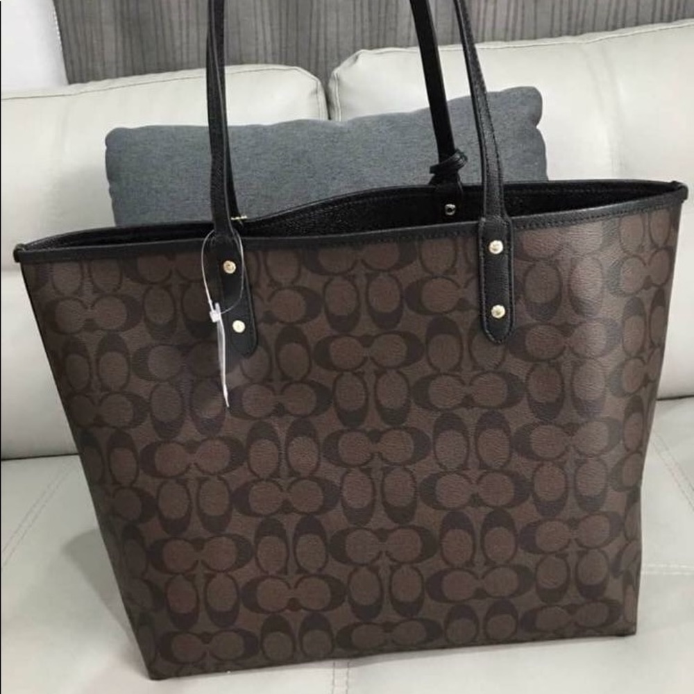 🌷Coach Reversible City Tote In Signature NWT. - Picture 2 of 8